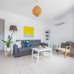Einalia Homes By The *
