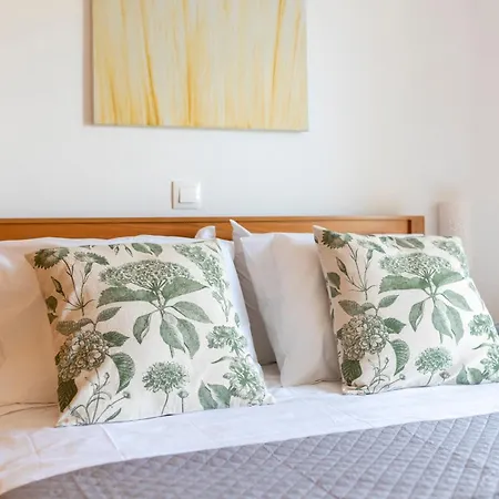 Einalia Homes By The *