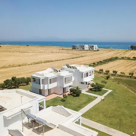 בית נופש Einalia Homes By The