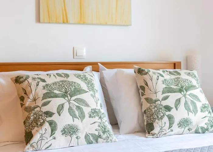 Einalia Homes By The *