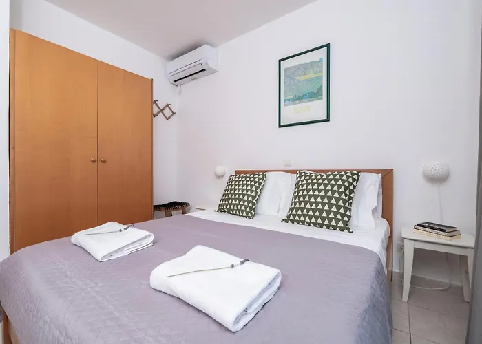 Einalia Homes By The