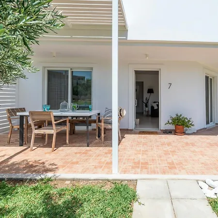 度假居 Einalia Homes By The